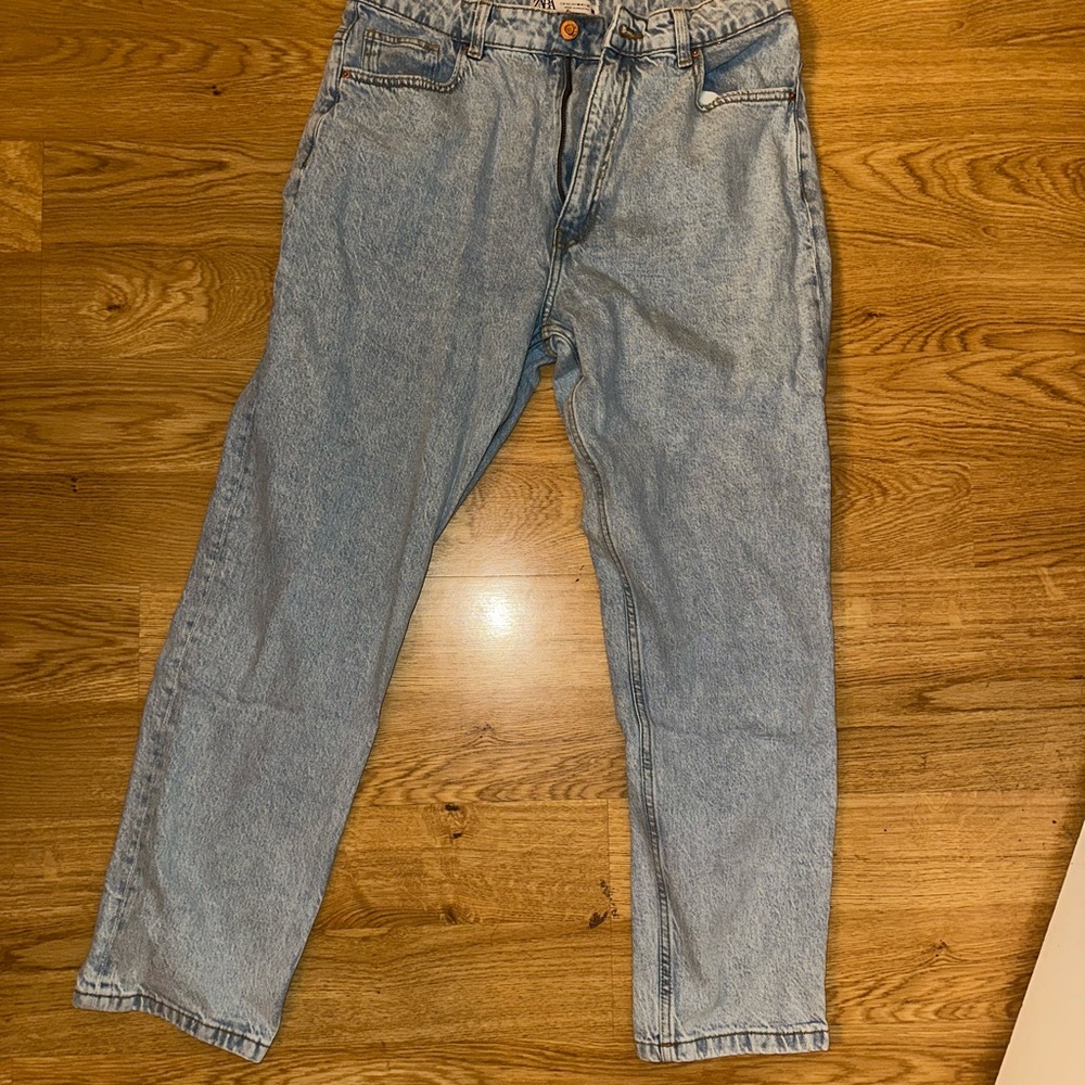 Zara Light Blue Relaxed Fit Jeans 💙